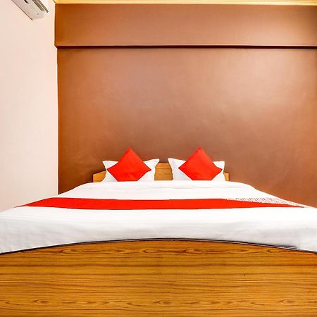 Hotel O Star City Hotel Ayodhya Kültér fotó