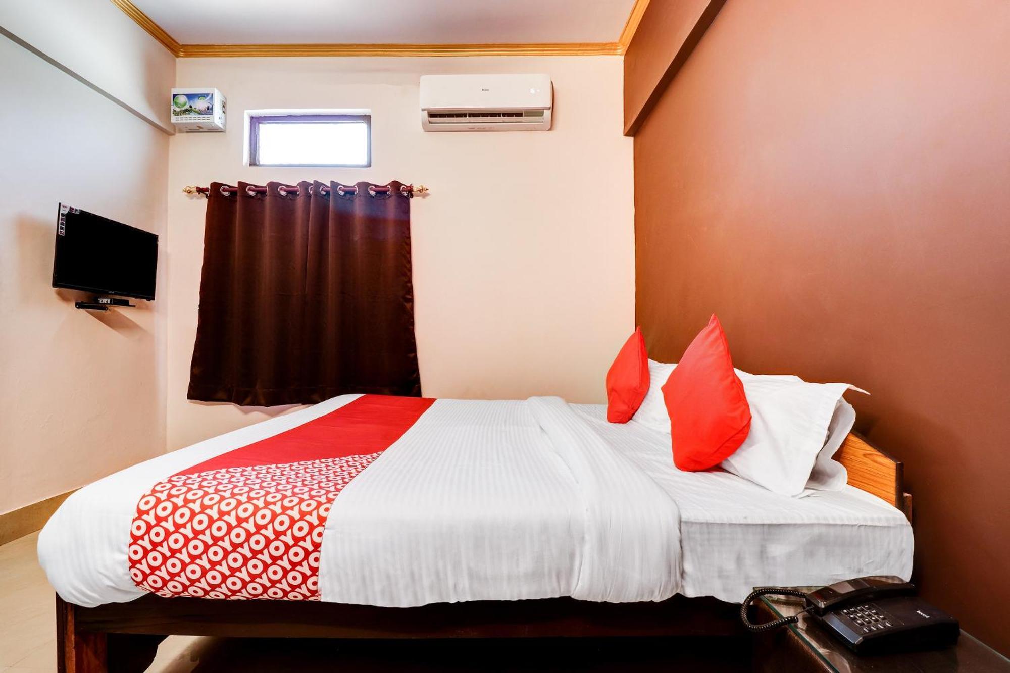 Hotel O Star City Hotel Ayodhya Kültér fotó