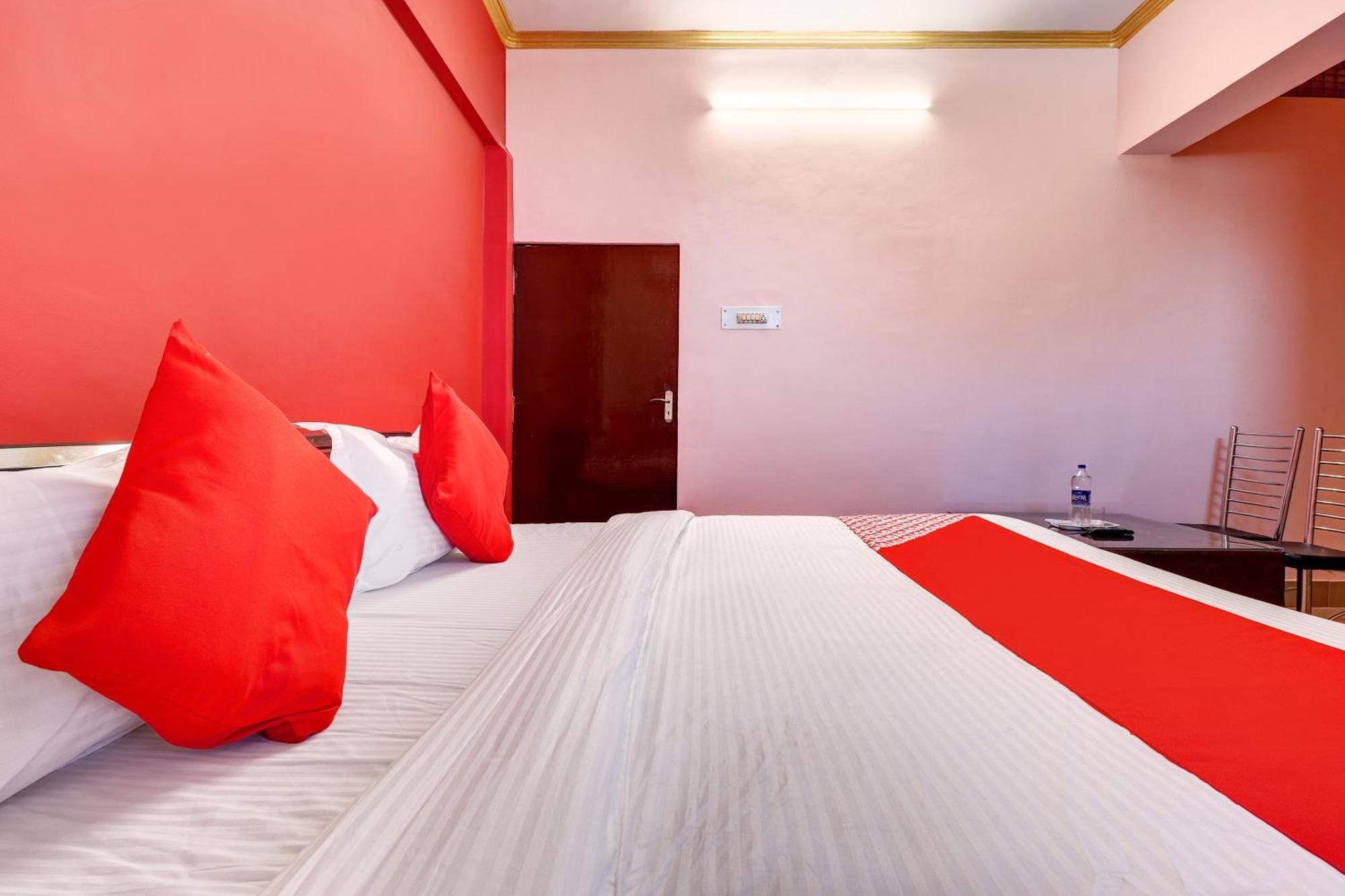 Hotel O Star City Hotel Ayodhya Kültér fotó